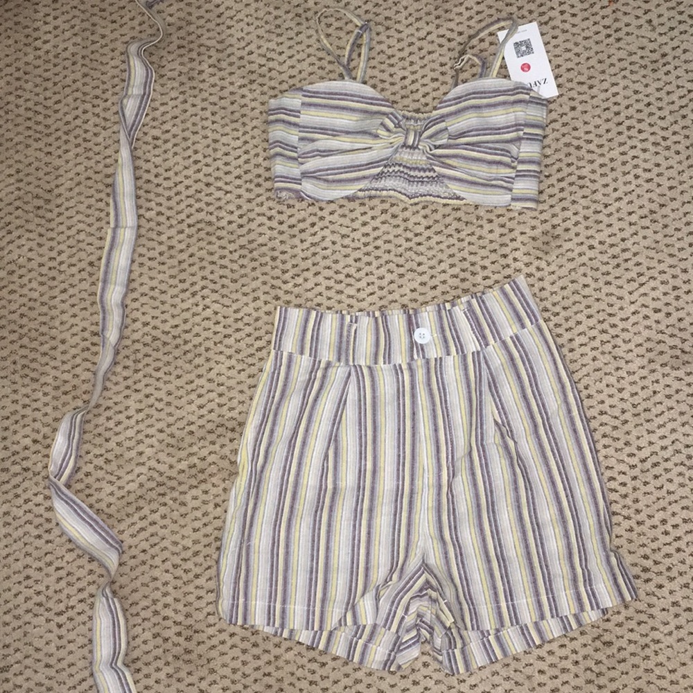 A striped 2 peace